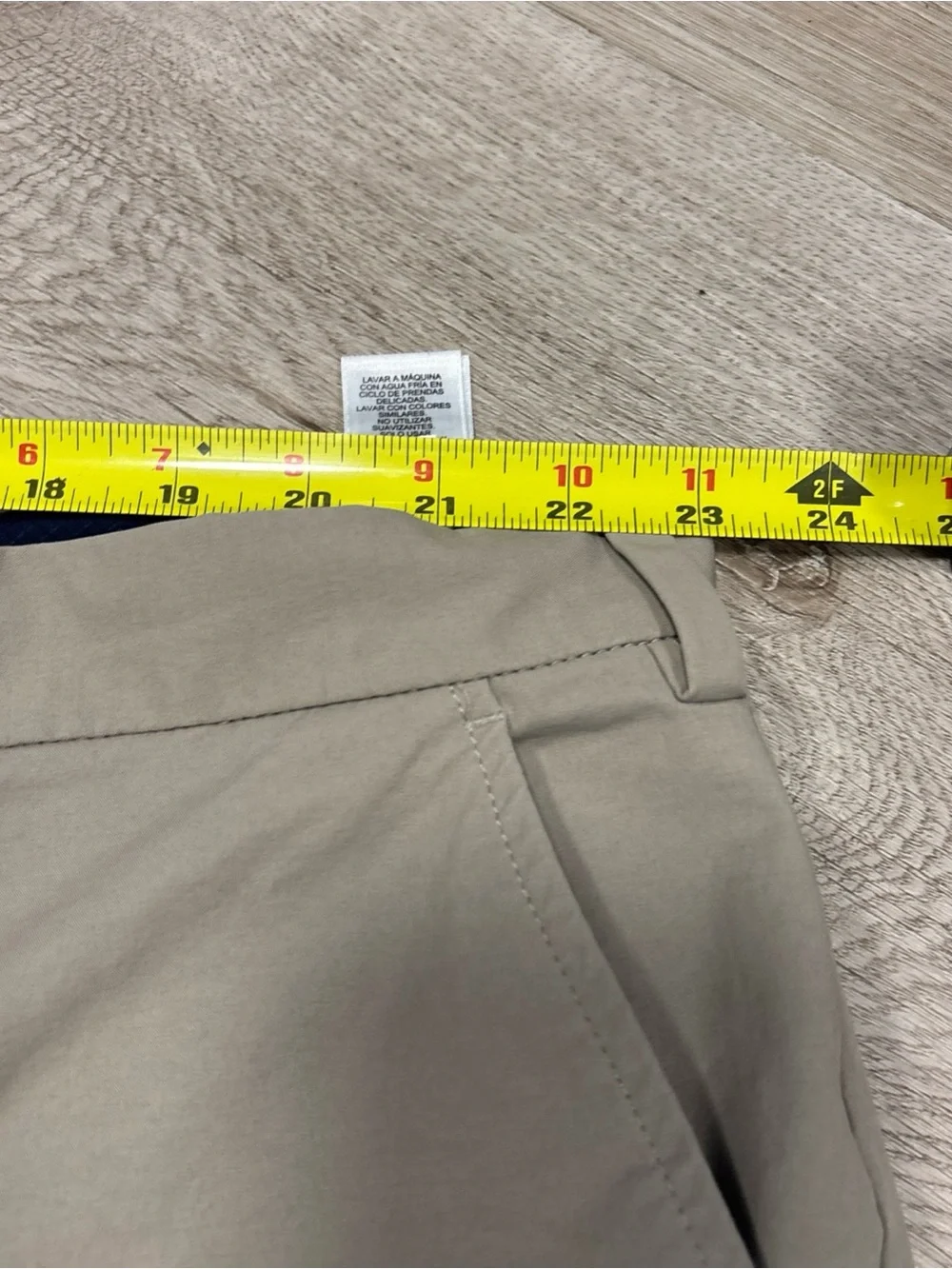 Vineyard Vines OTG Shorts Men's 46B Khaki 10